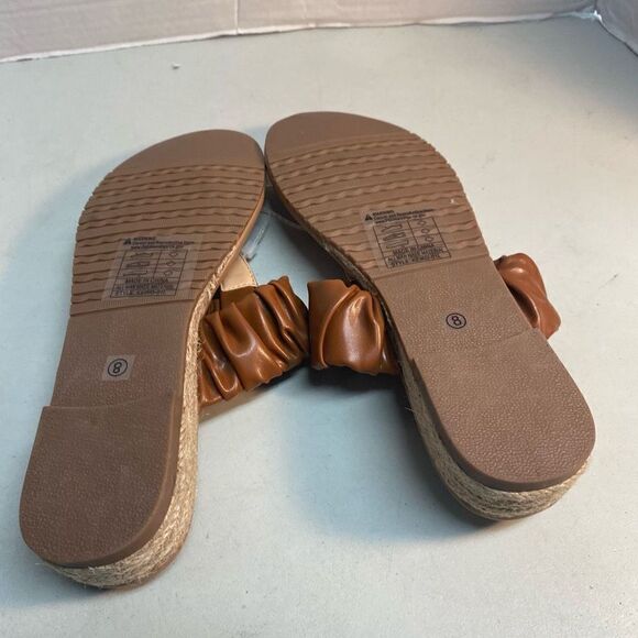 AEROSOLES Women’s‎ Brown Sandals Size  8 Slip on
Silver Buckle New Without Box - Picture 6 of 8